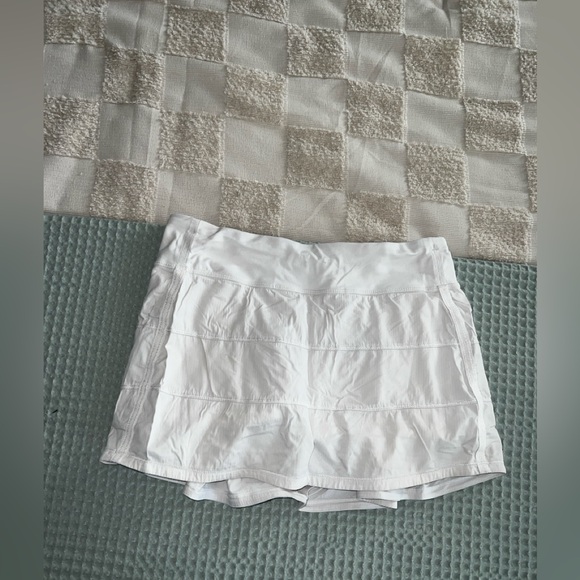lululemon athletica Pants - Lululemon Pace Rival Mid-Rise skirt
Size 8